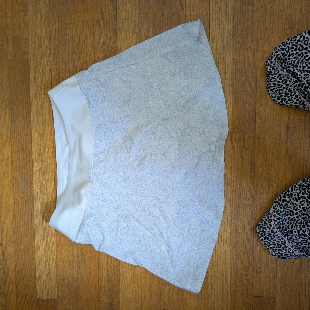 Elegant White Patterned Skort - image 4